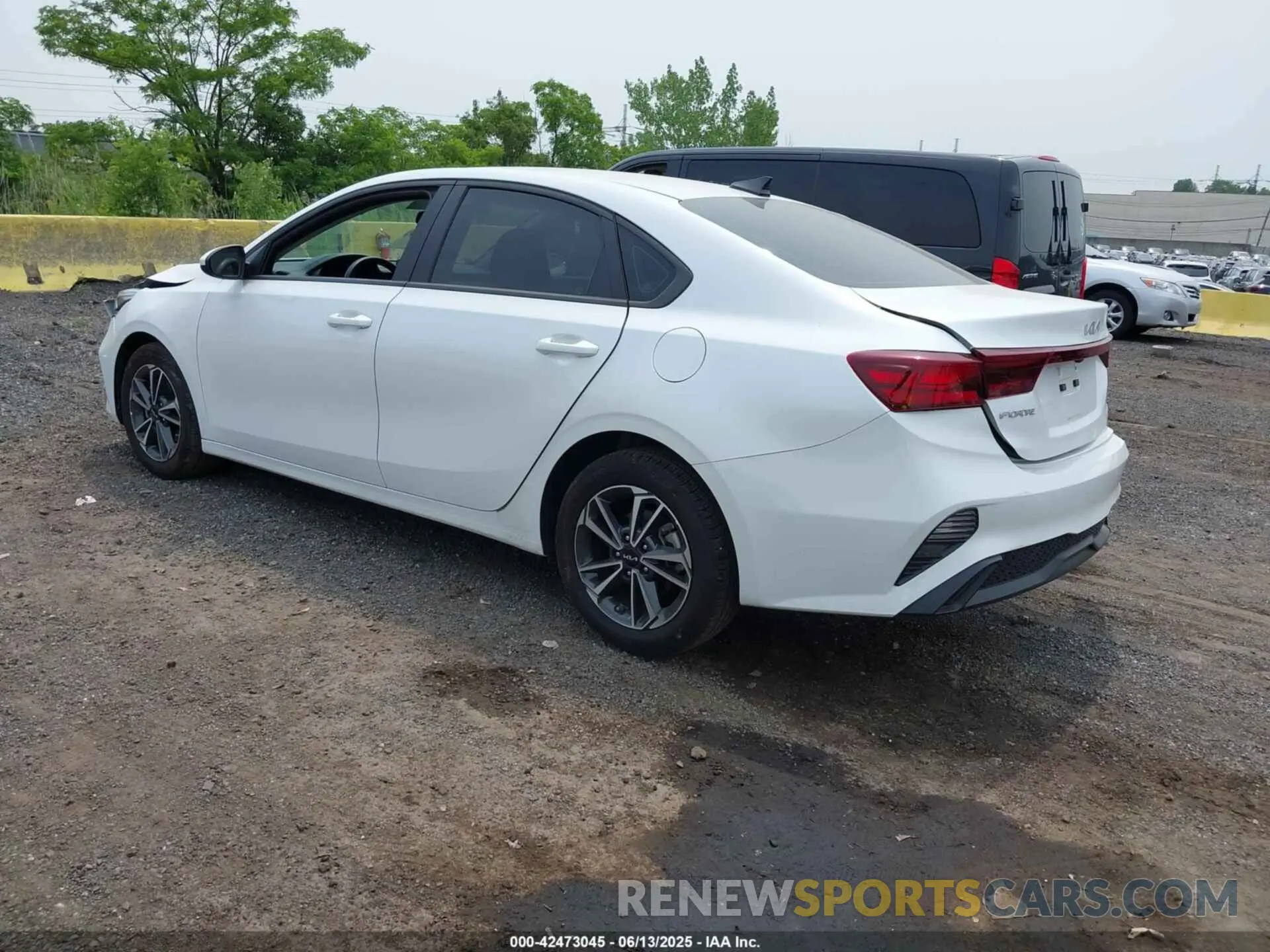 3 fotografías del automóvil dañado 3KPF24AD8RE742602 KIA FORTE 2024