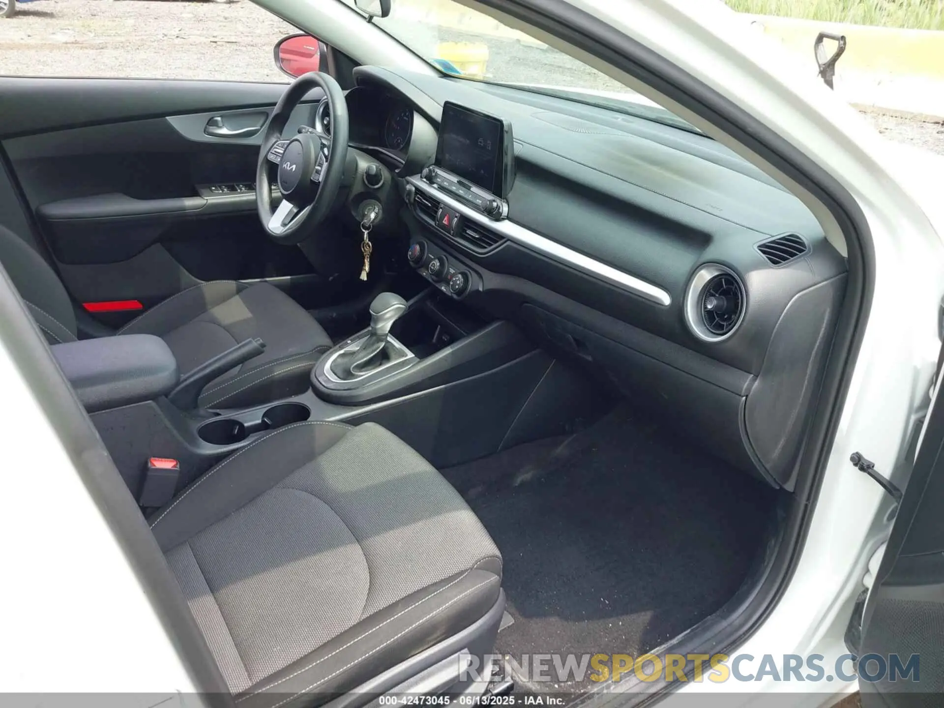 5 fotografías del automóvil dañado 3KPF24AD8RE742602 KIA FORTE 2024