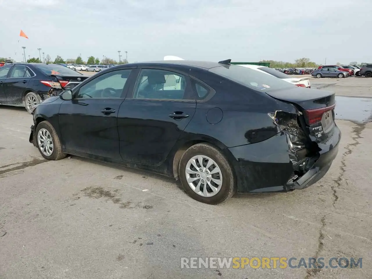 2 fotografías del automóvil dañado 3KPF24AD8RE752983 KIA FORTE 2024