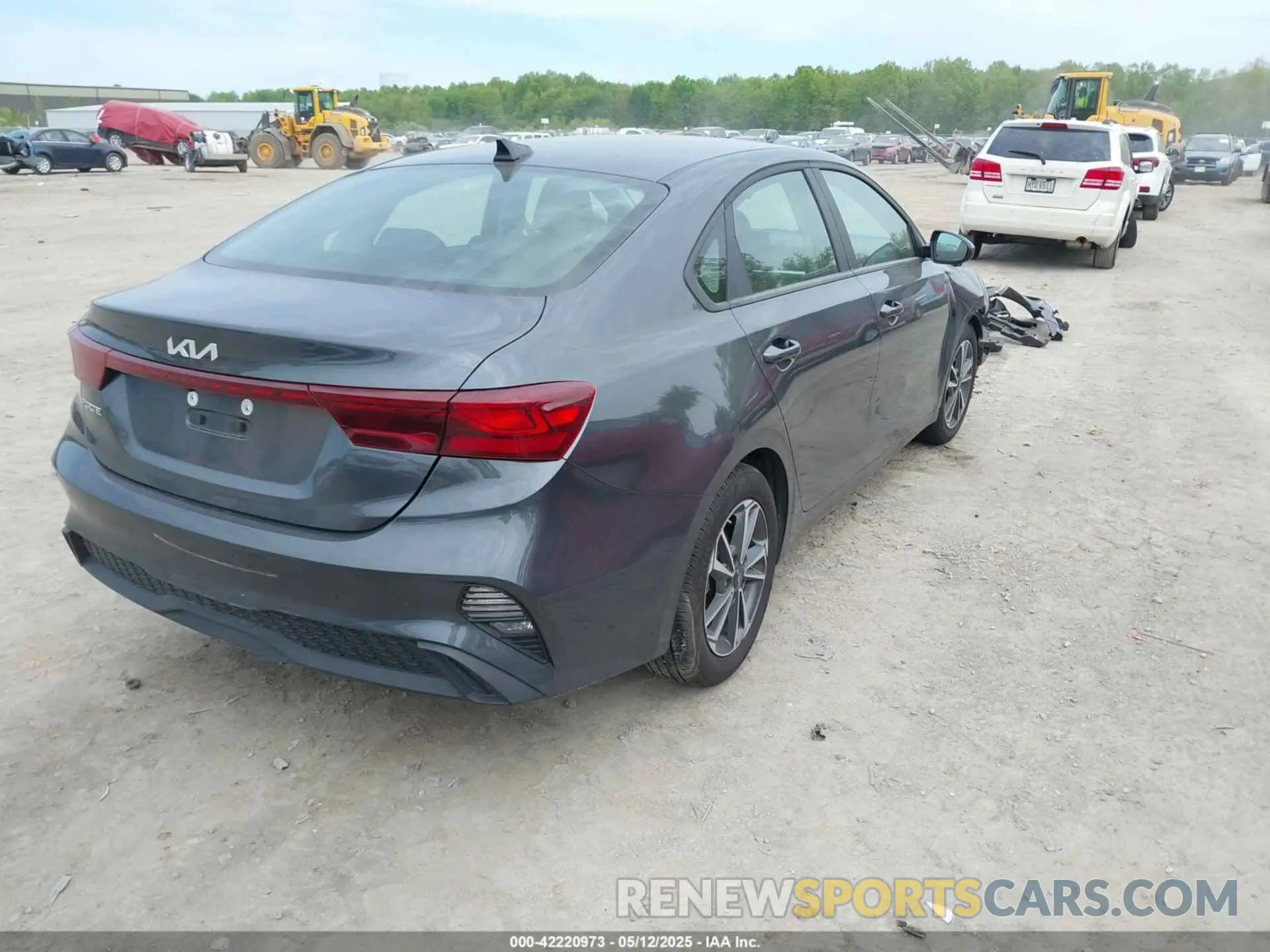 4 fotografías del automóvil dañado 3KPF24AD8RE754569 KIA FORTE 2024