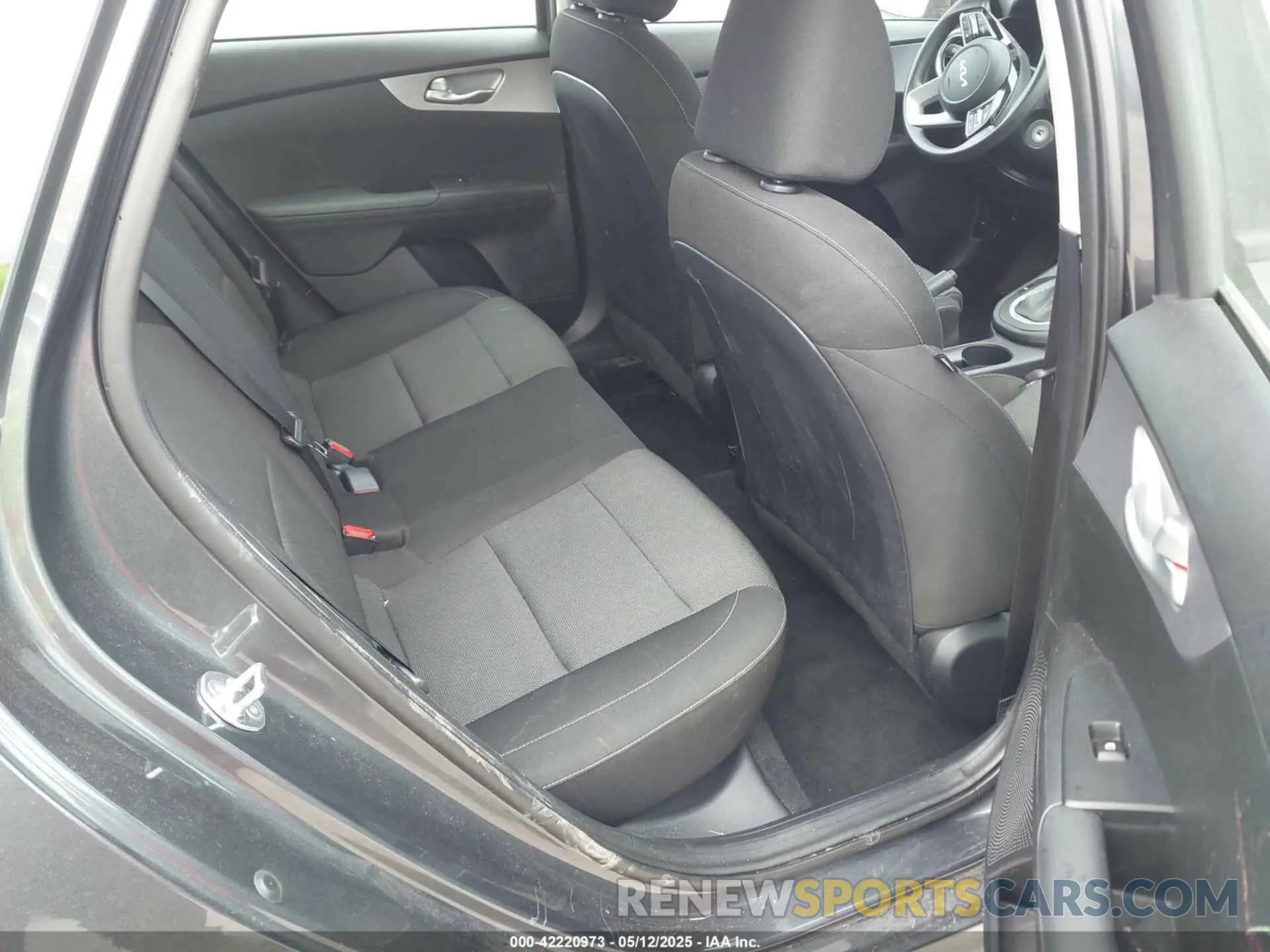 8 fotografías del automóvil dañado 3KPF24AD8RE754569 KIA FORTE 2024
