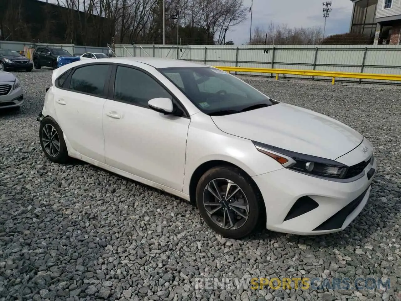 4 fotografías del automóvil dañado 3KPF24AD8RE761845 KIA FORTE 2024