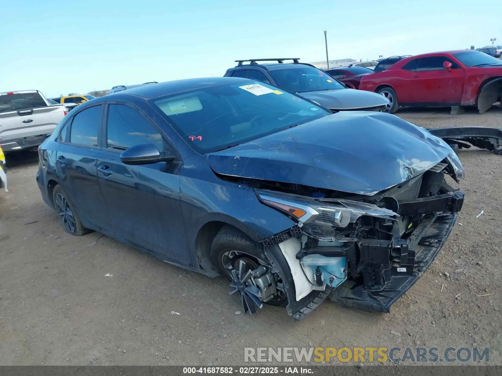 14 fotografías del automóvil dañado 3KPF24AD8RE765961 KIA FORTE 2024