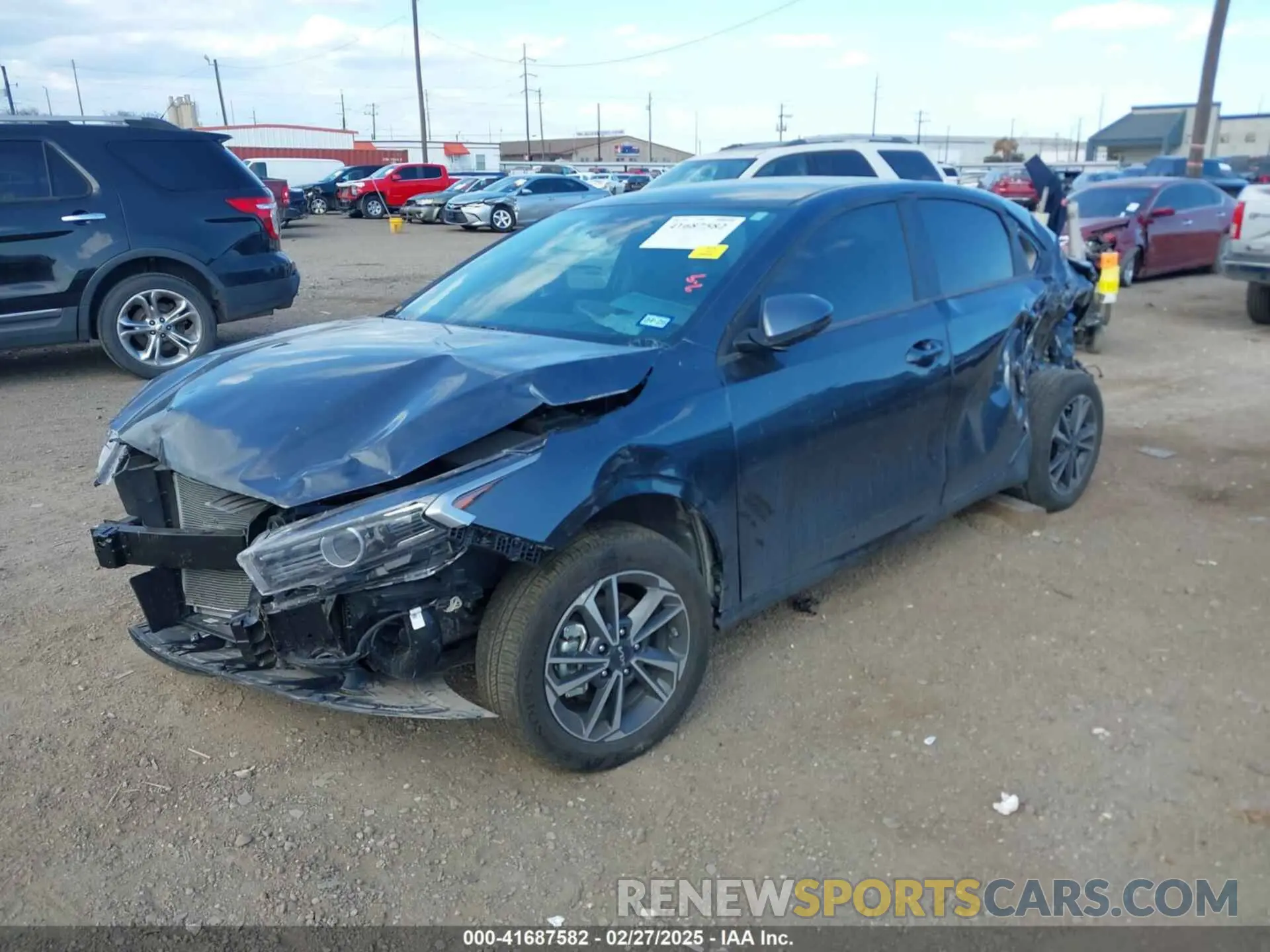 2 fotografías del automóvil dañado 3KPF24AD8RE765961 KIA FORTE 2024
