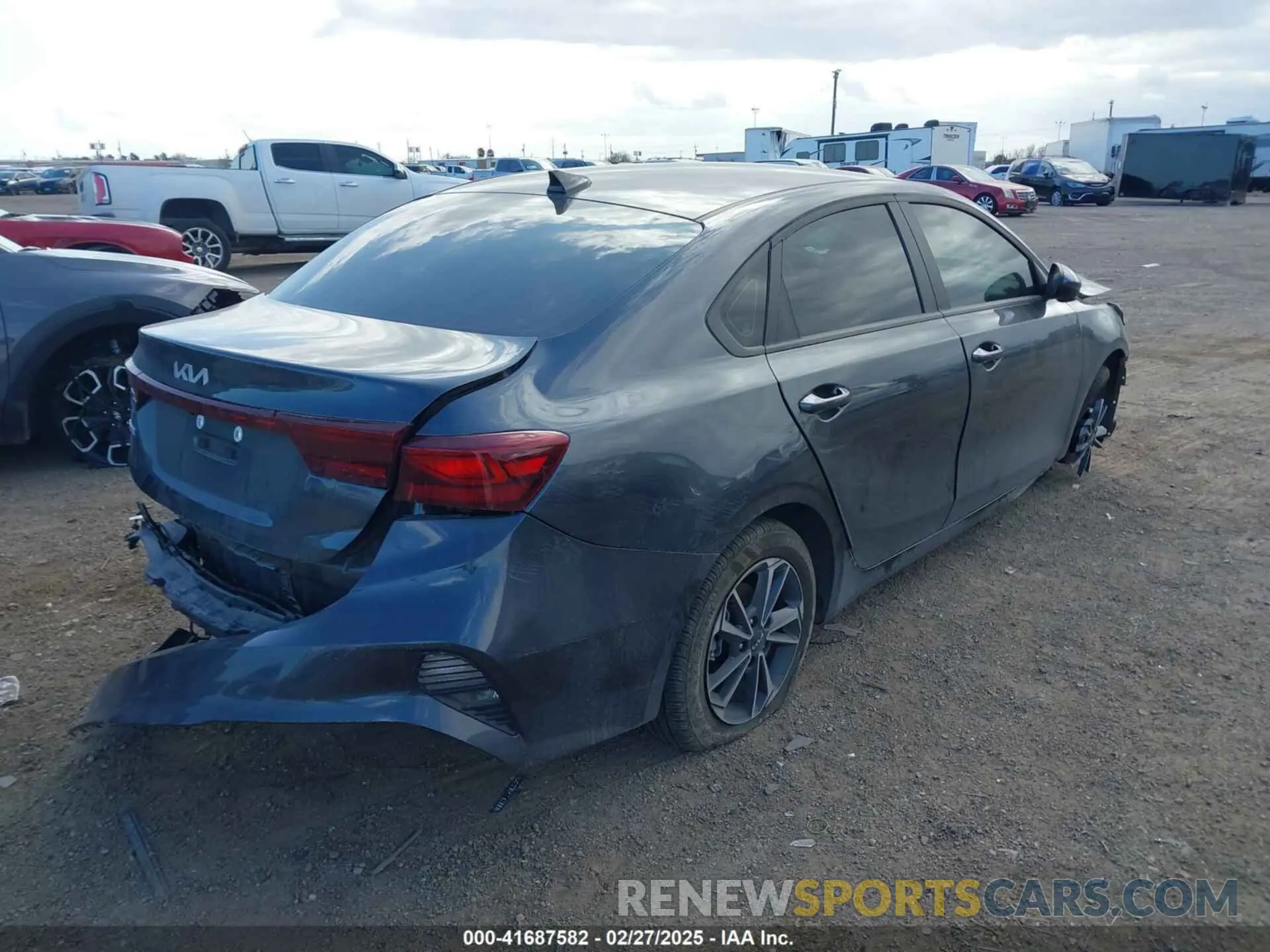4 fotografías del automóvil dañado 3KPF24AD8RE765961 KIA FORTE 2024