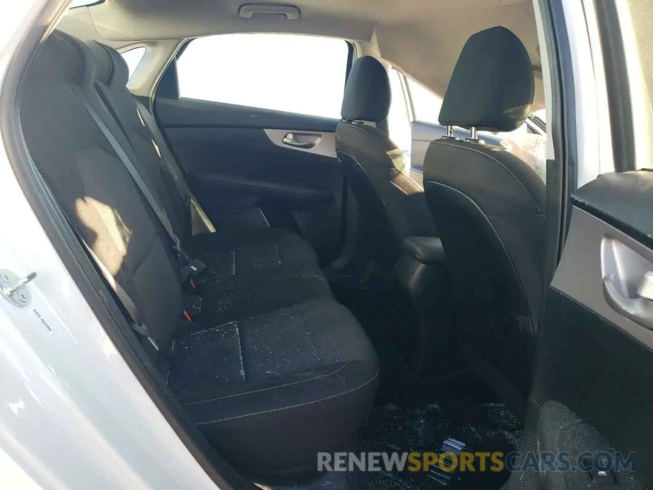 11 fotografías del automóvil dañado 3KPF24AD8RE767287 KIA FORTE 2024