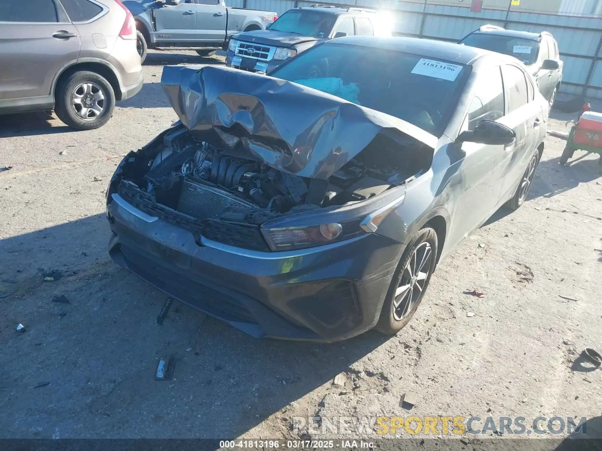 2 fotografías del automóvil dañado 3KPF24AD8RE770626 KIA FORTE 2024