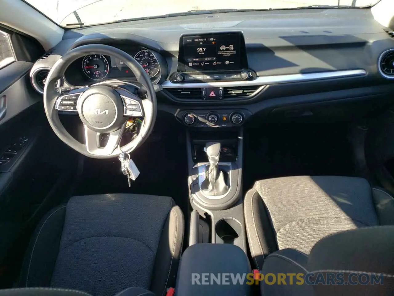 8 fotografías del automóvil dañado 3KPF24AD8RE784879 KIA FORTE 2024
