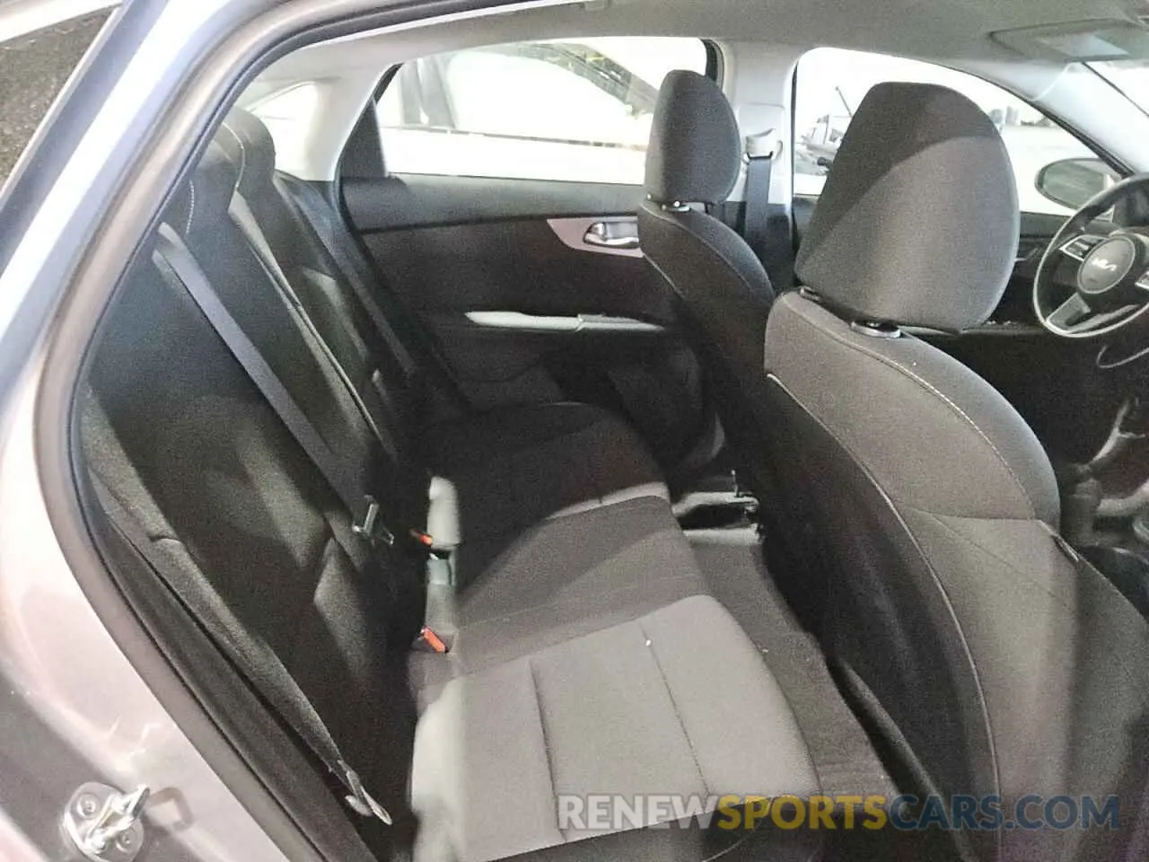 10 fotografías del automóvil dañado 3KPF24AD8RE794957 KIA FORTE 2024