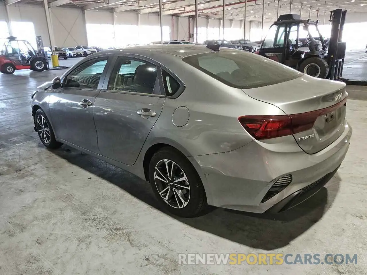 2 fotografías del automóvil dañado 3KPF24AD8RE794957 KIA FORTE 2024
