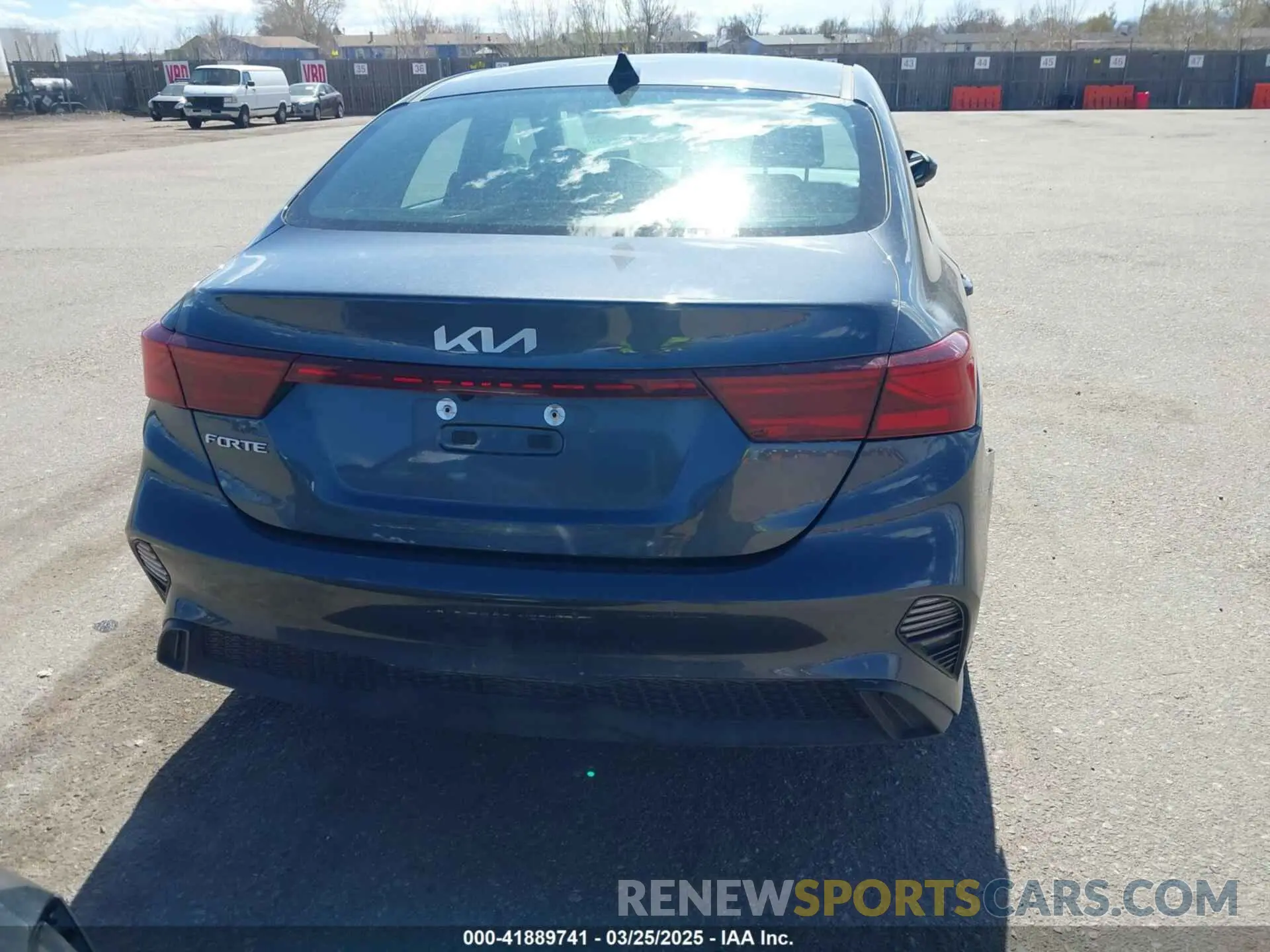 16 fotografías del automóvil dañado 3KPF24AD8RE798877 KIA FORTE 2024