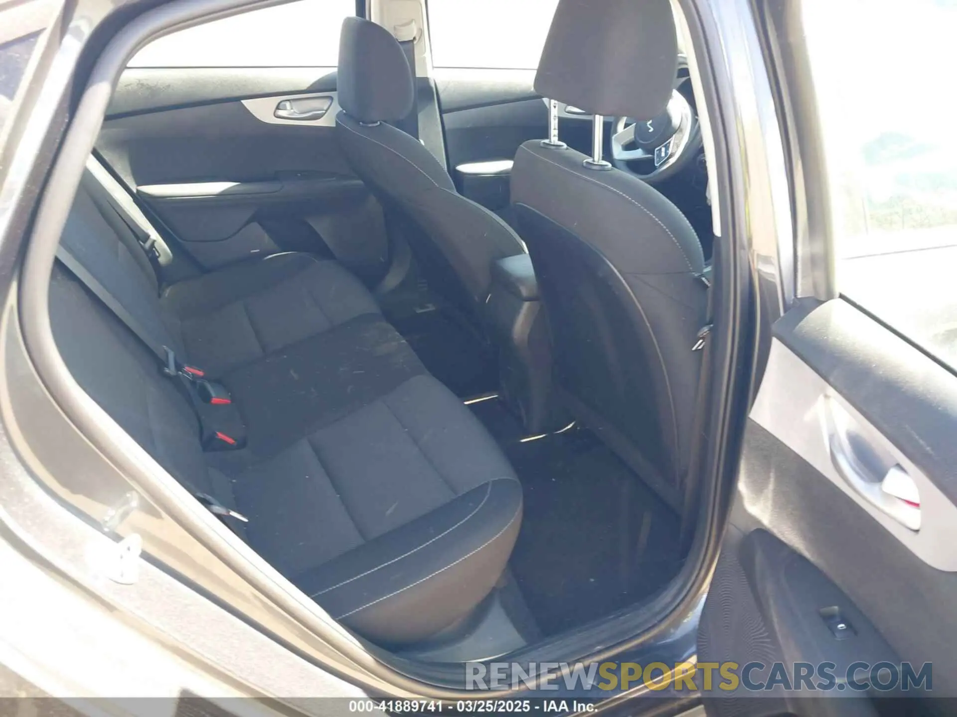 8 fotografías del automóvil dañado 3KPF24AD8RE798877 KIA FORTE 2024