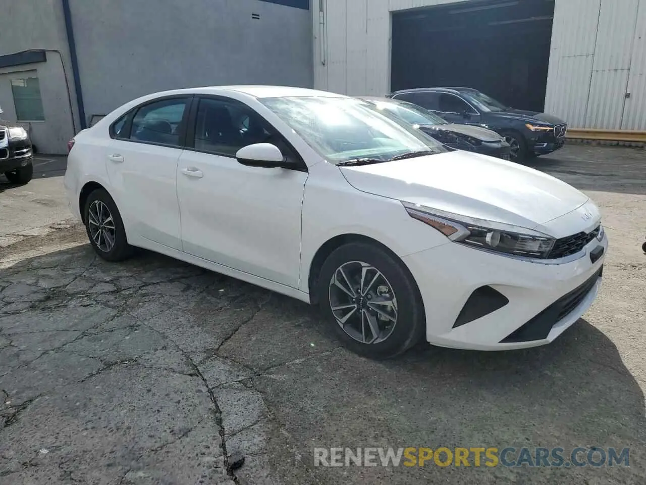 4 fotografías del automóvil dañado 3KPF24AD8RE817010 KIA FORTE 2024