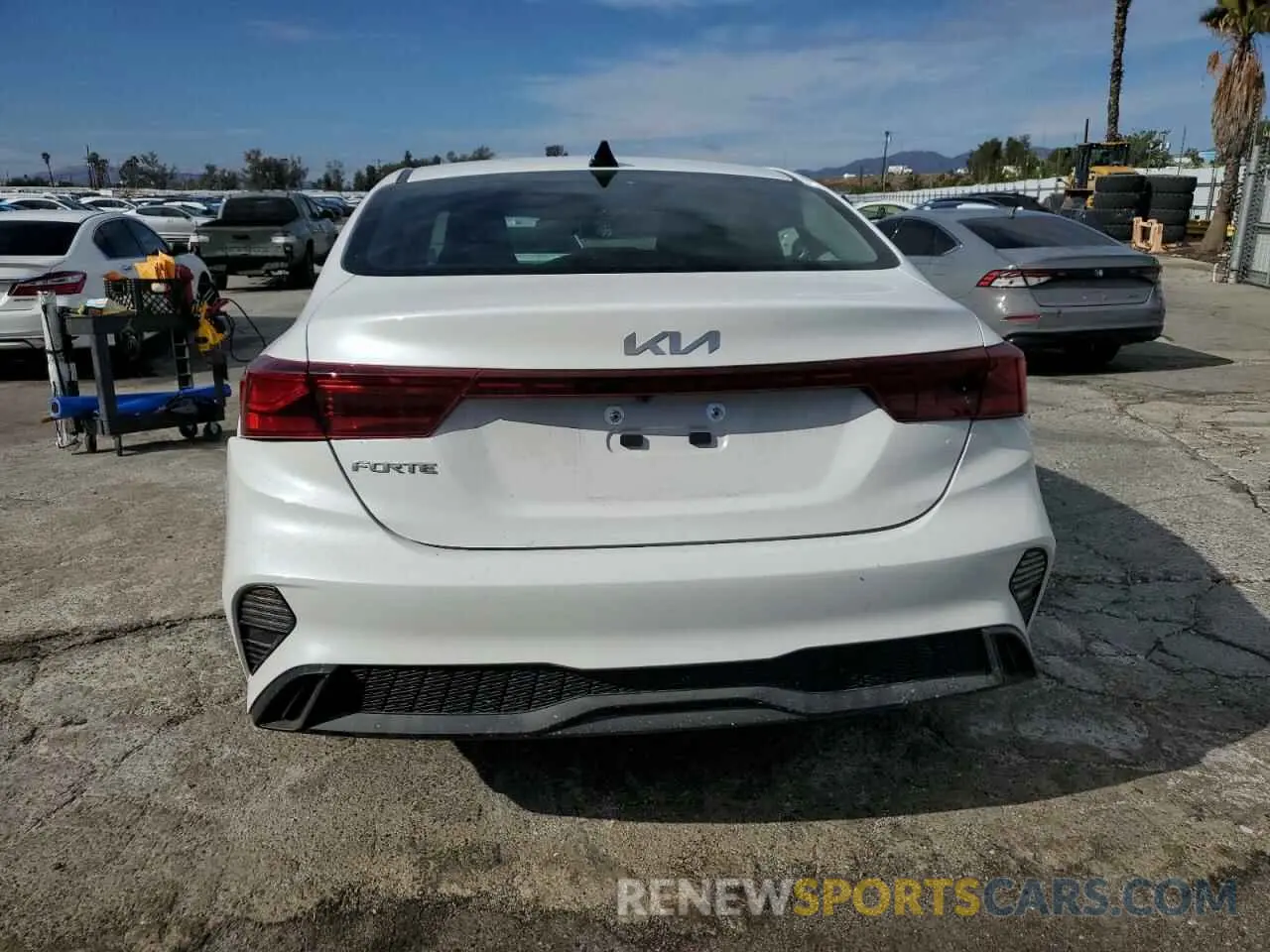 6 fotografías del automóvil dañado 3KPF24AD8RE817010 KIA FORTE 2024