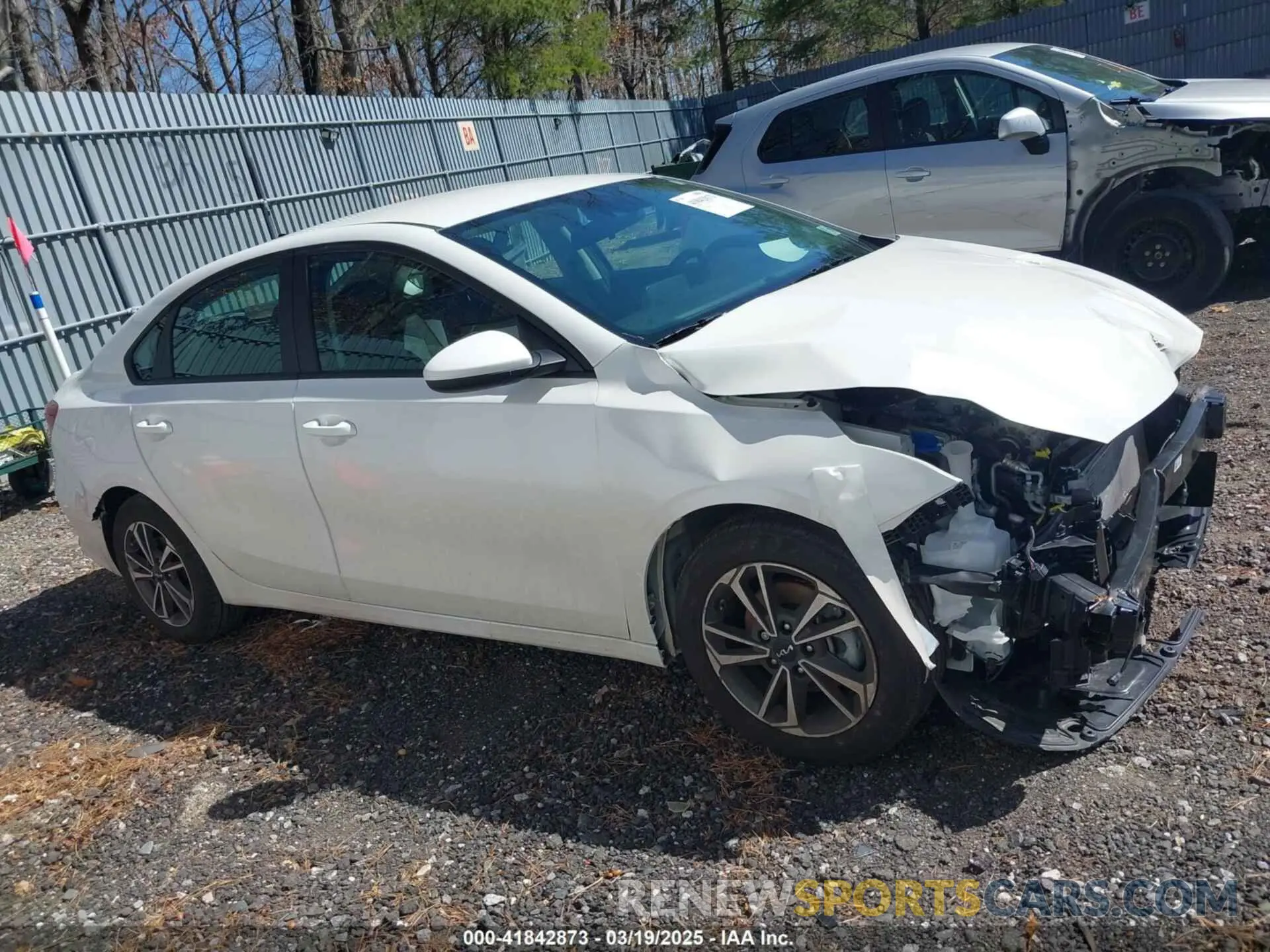 13 fotografías del automóvil dañado 3KPF24AD8RE828993 KIA FORTE 2024