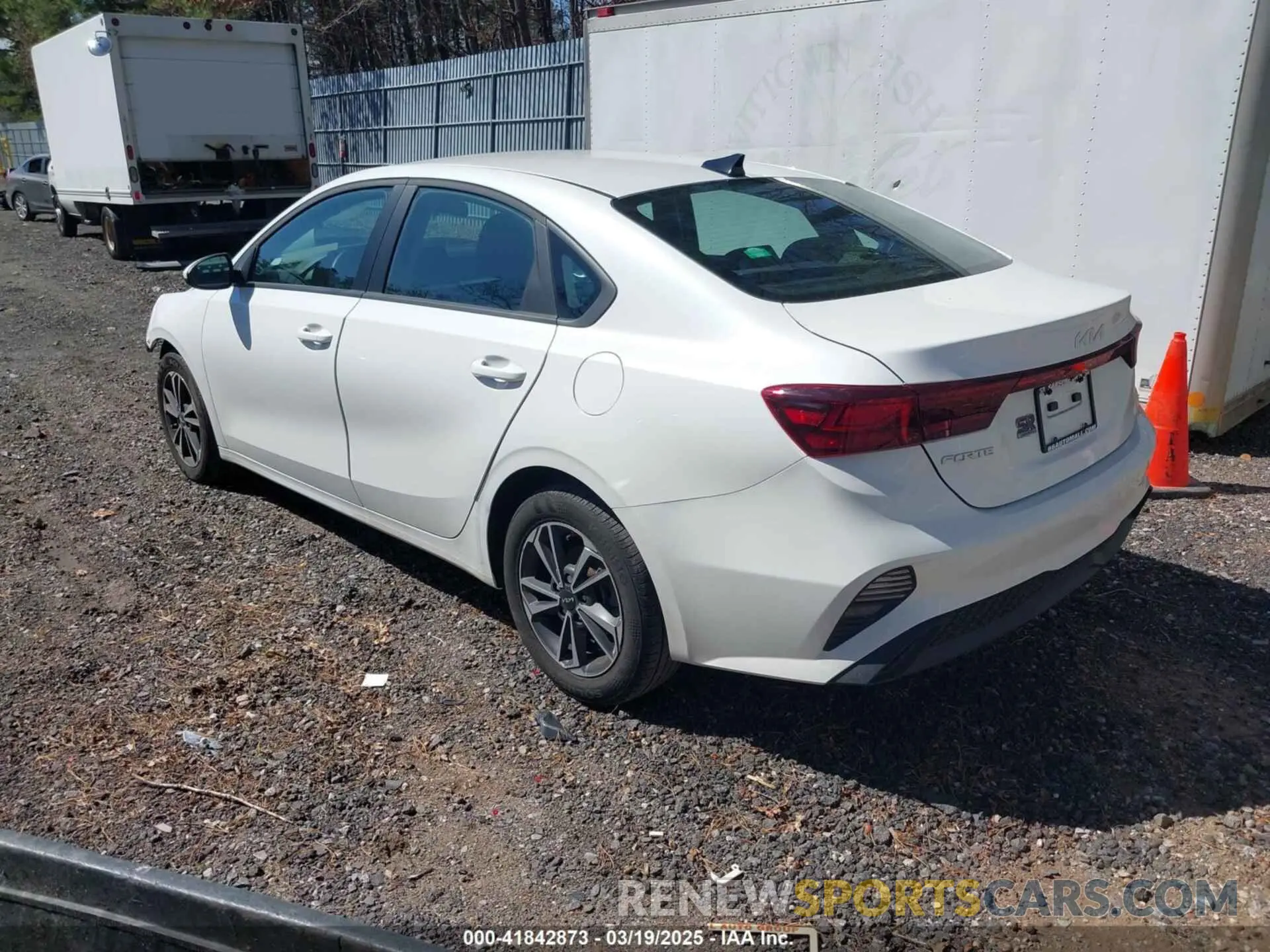 3 fotografías del automóvil dañado 3KPF24AD8RE828993 KIA FORTE 2024