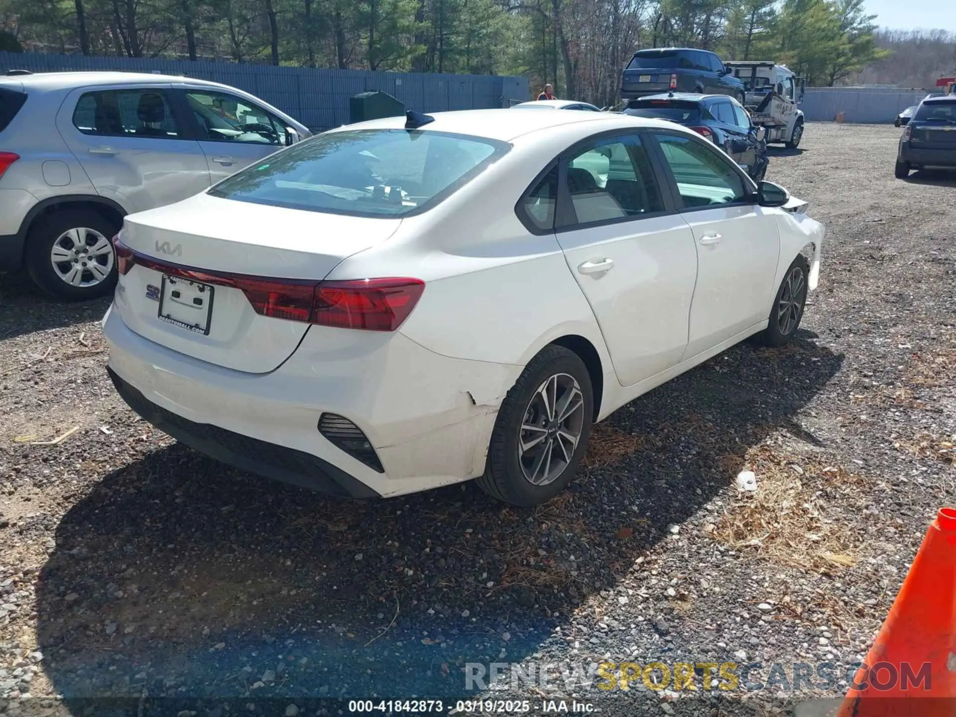 4 fotografías del automóvil dañado 3KPF24AD8RE828993 KIA FORTE 2024