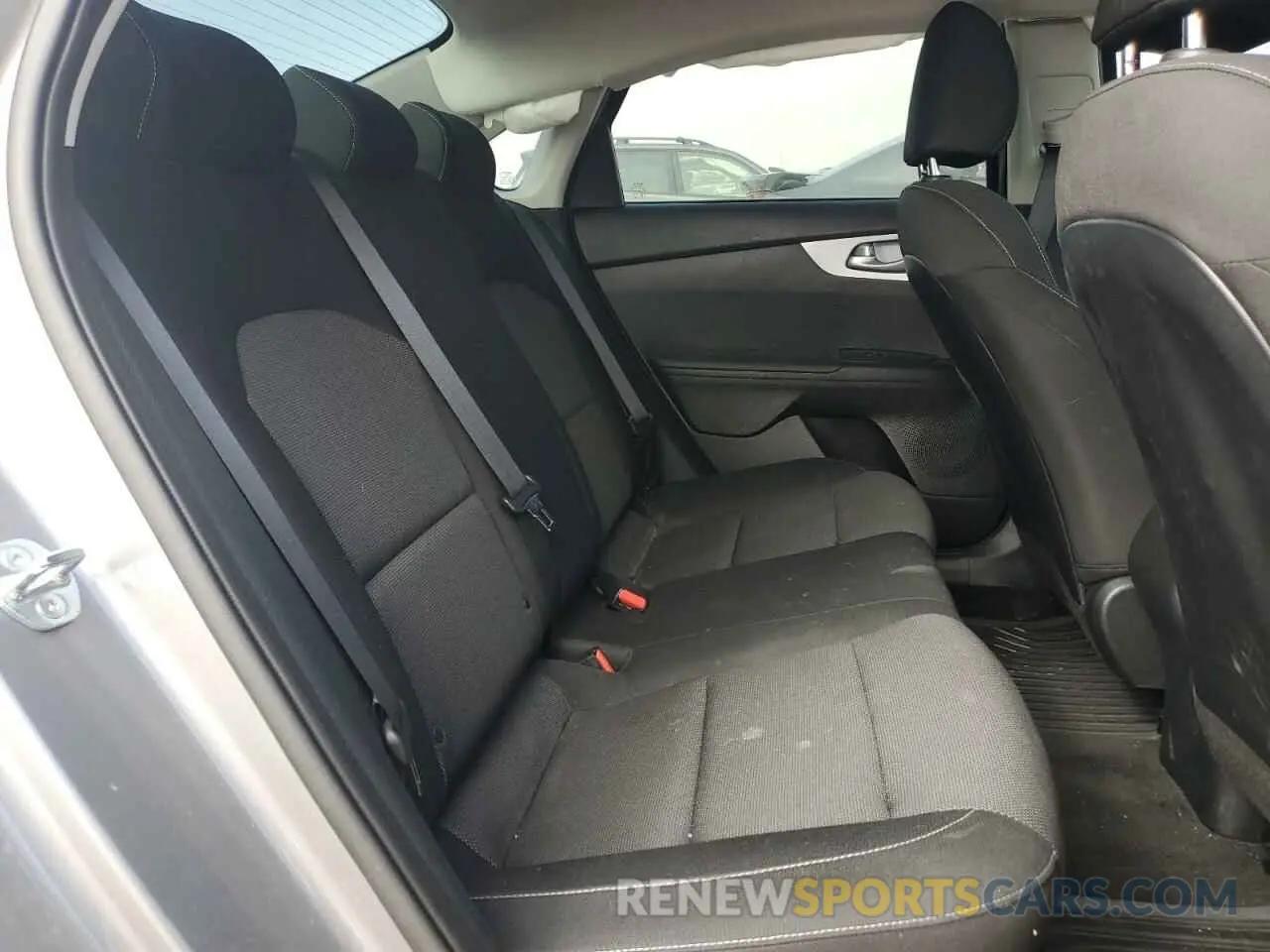 10 fotografías del automóvil dañado 3KPF24AD8RE840495 KIA FORTE 2024