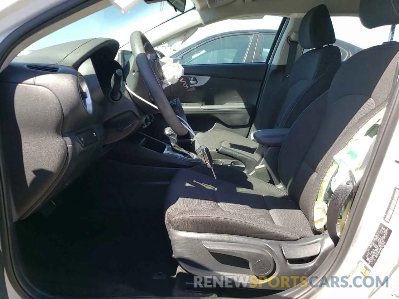 7 fotografías del automóvil dañado 3KPF24AD9RE701668 KIA FORTE 2024
