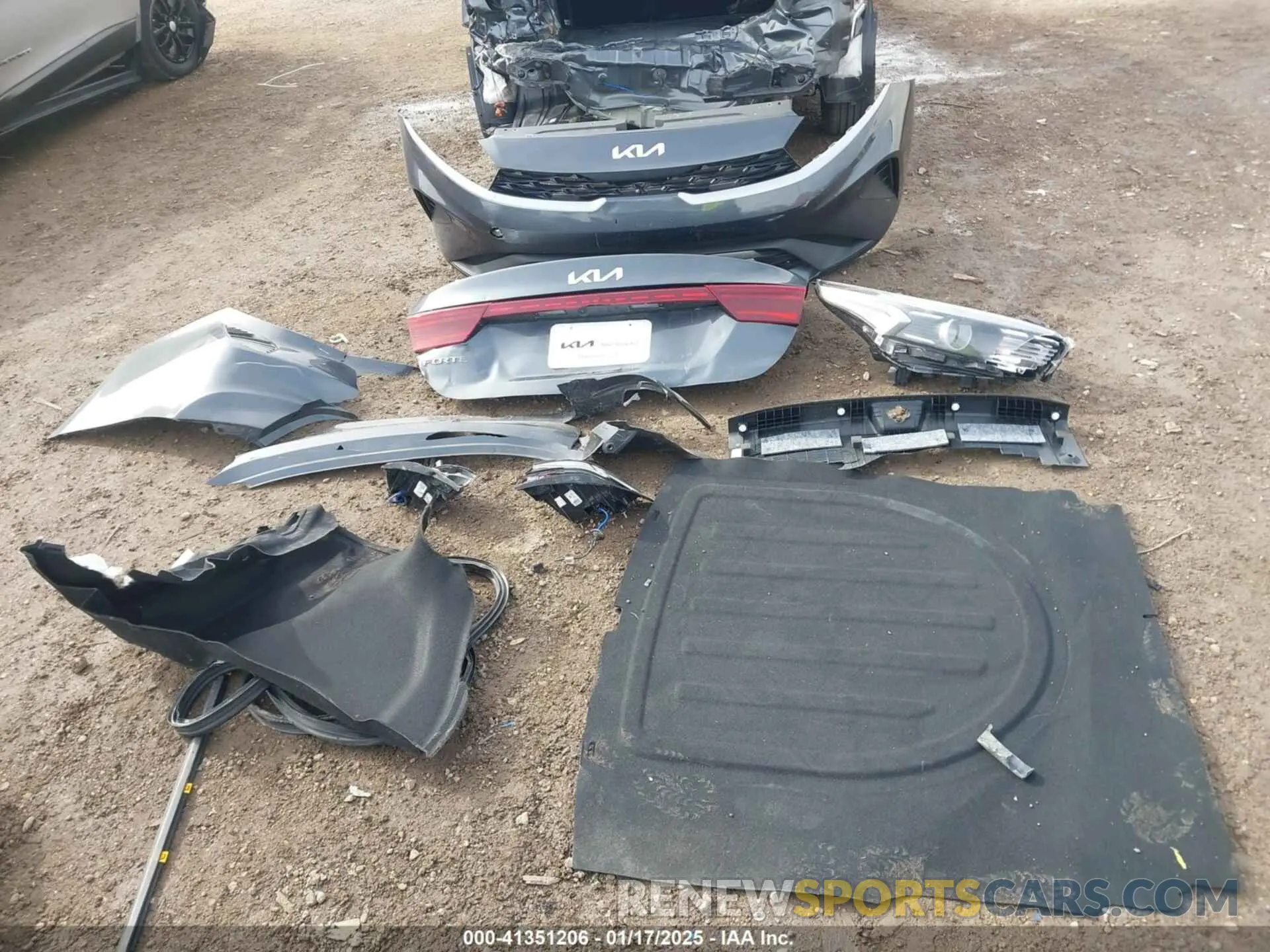 12 fotografías del automóvil dañado 3KPF24AD9RE709771 KIA FORTE 2024