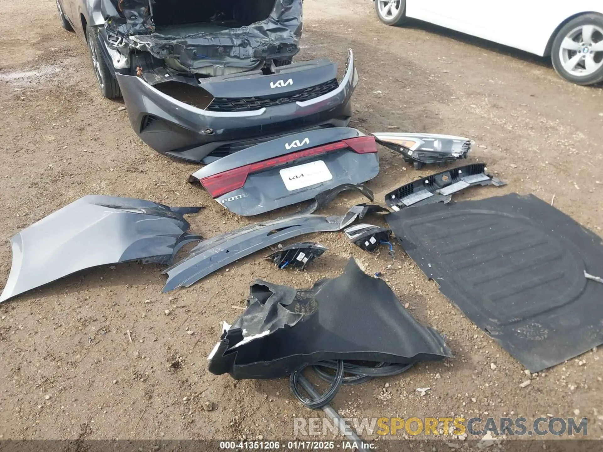 18 fotografías del automóvil dañado 3KPF24AD9RE709771 KIA FORTE 2024