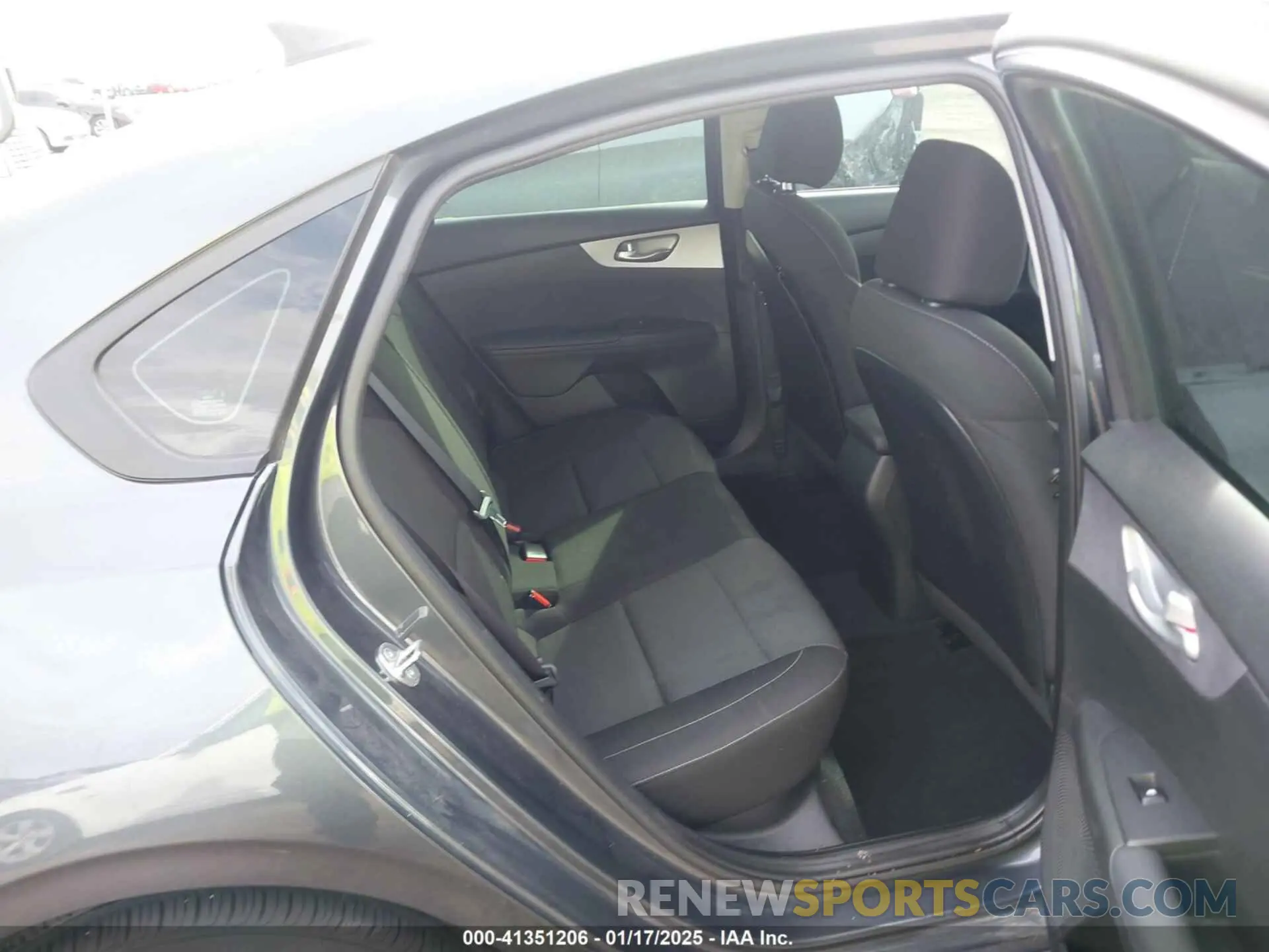 8 fotografías del automóvil dañado 3KPF24AD9RE709771 KIA FORTE 2024