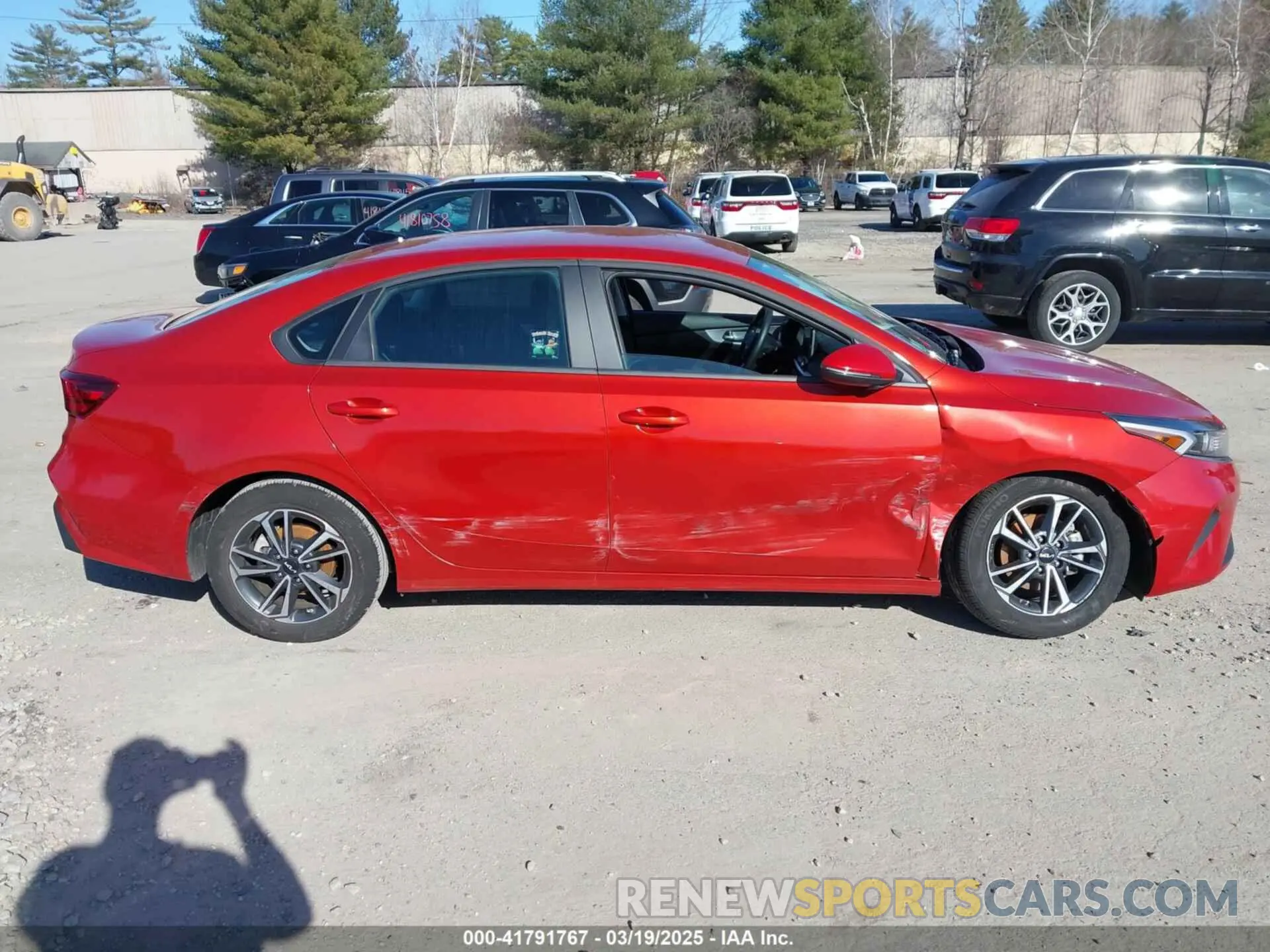 13 fotografías del automóvil dañado 3KPF24AD9RE716459 KIA FORTE 2024