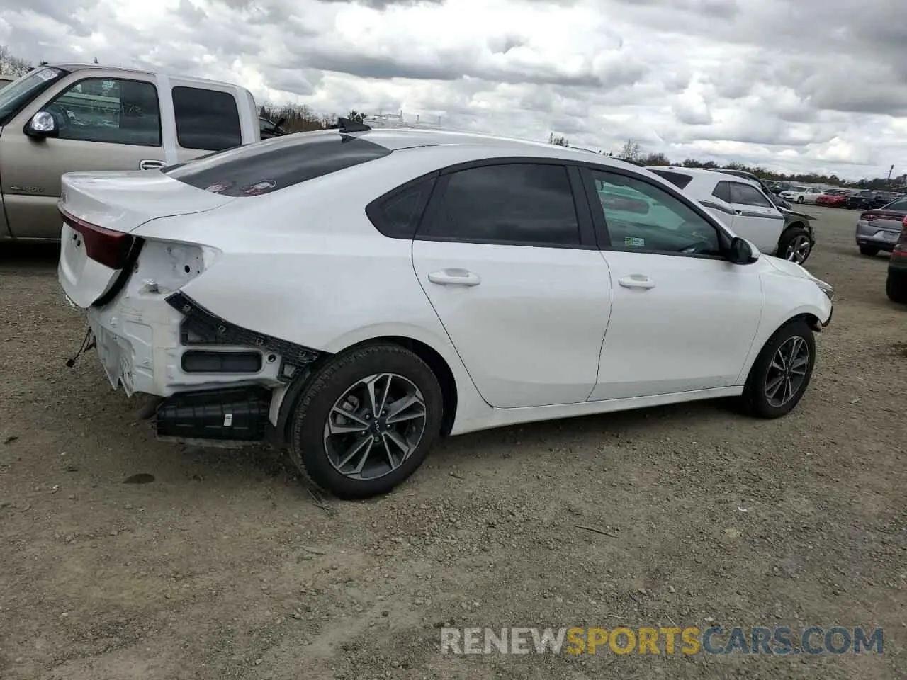 3 fotografías del automóvil dañado 3KPF24AD9RE727445 KIA FORTE 2024