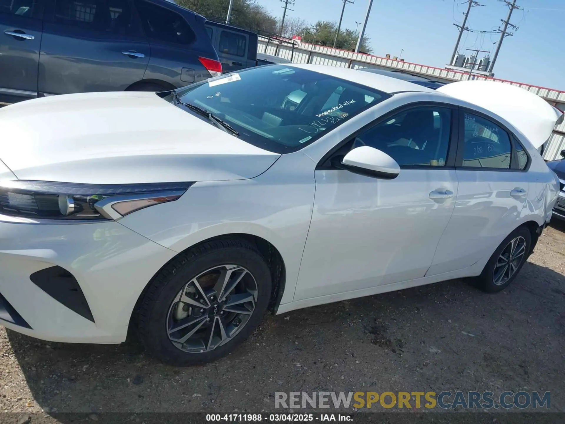 14 fotografías del automóvil dañado 3KPF24AD9RE765015 KIA FORTE 2024