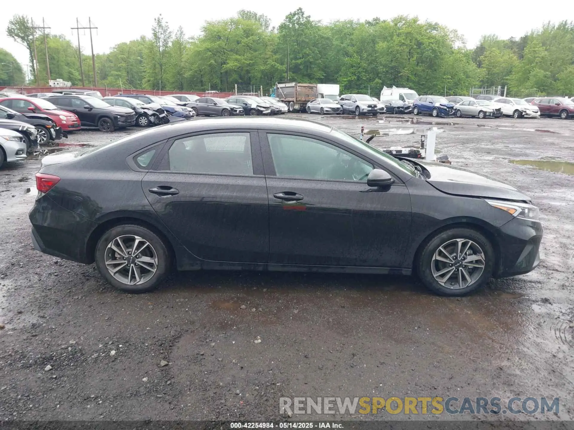13 fotografías del automóvil dañado 3KPF24AD9RE781179 KIA FORTE 2024