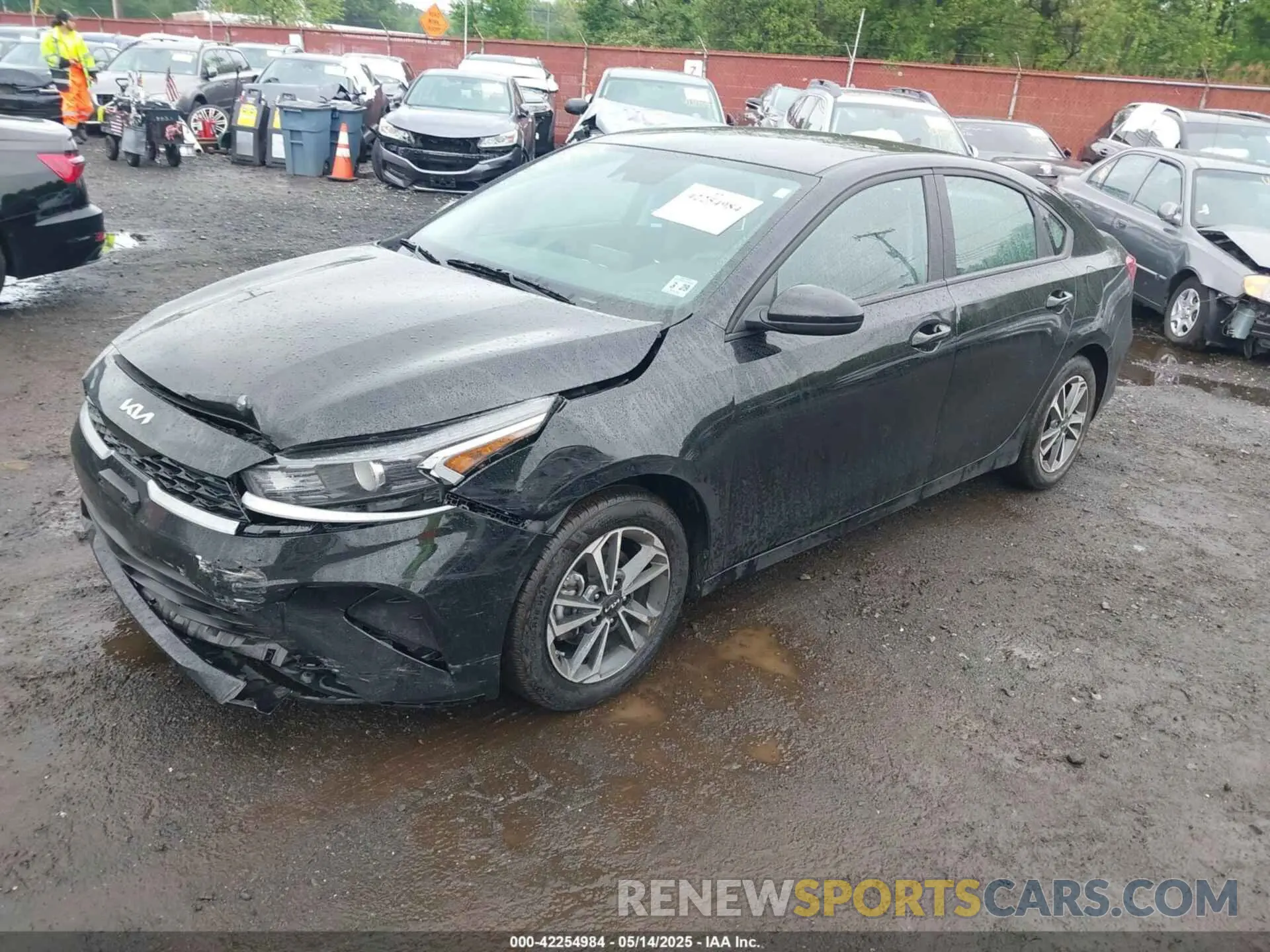 2 fotografías del automóvil dañado 3KPF24AD9RE781179 KIA FORTE 2024