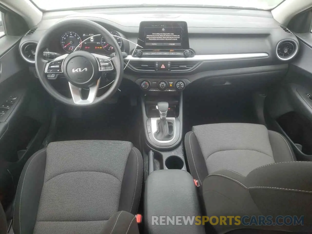 8 fotografías del automóvil dañado 3KPF24AD9RE784051 KIA FORTE 2024