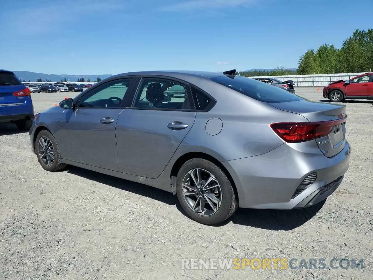 2 fotografías del automóvil dañado 3KPF24AD9RE784518 KIA FORTE 2024