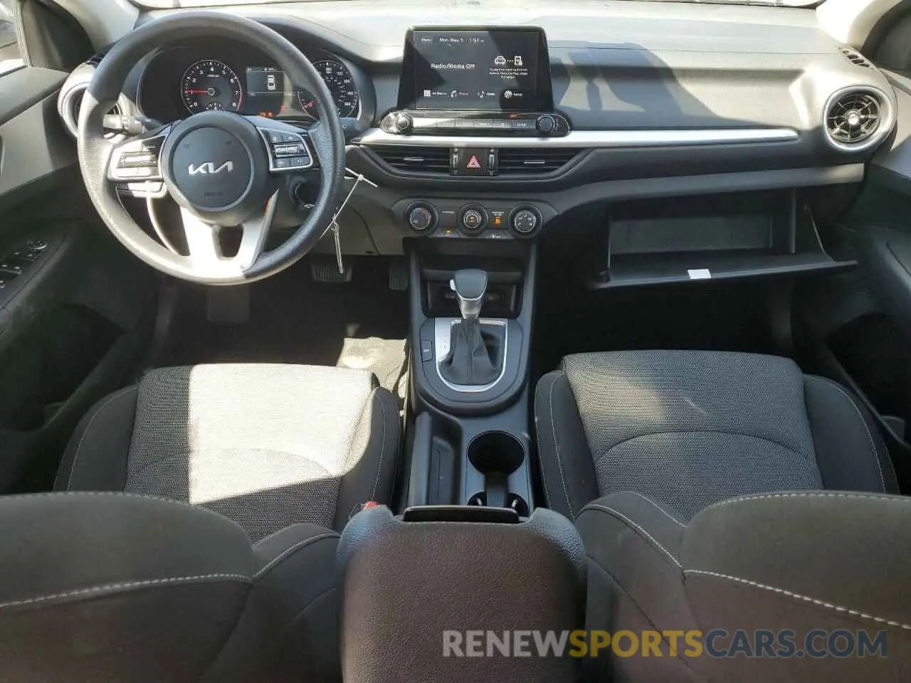 8 fotografías del automóvil dañado 3KPF24AD9RE784518 KIA FORTE 2024