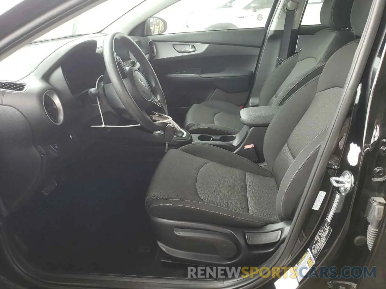 7 fotografías del automóvil dañado 3KPF24AD9RE790786 KIA FORTE 2024