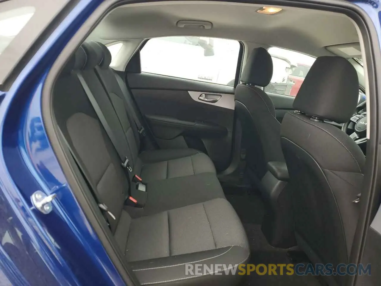 10 fotografías del automóvil dañado 3KPF24AD9RE810244 KIA FORTE 2024