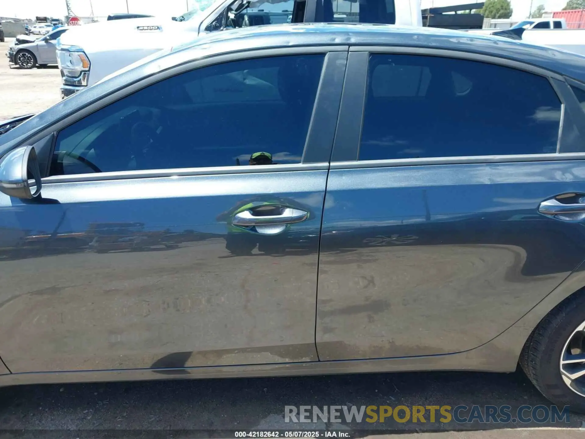 14 fotografías del automóvil dañado 3KPF24AD9RE819395 KIA FORTE 2024
