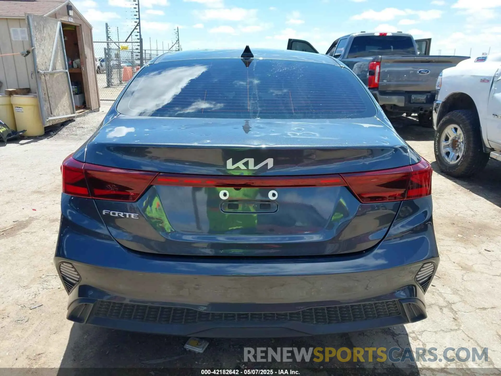 16 fotografías del automóvil dañado 3KPF24AD9RE819395 KIA FORTE 2024