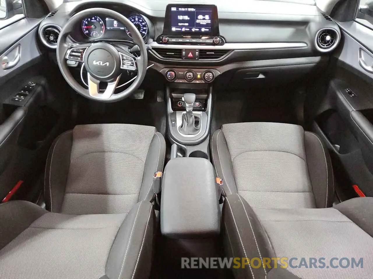 8 fotografías del automóvil dañado 3KPF24AD9RE827027 KIA FORTE 2024