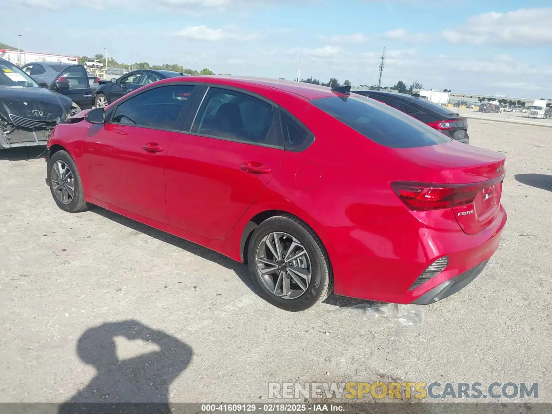 3 fotografías del automóvil dañado 3KPF24AD9RE827089 KIA FORTE 2024