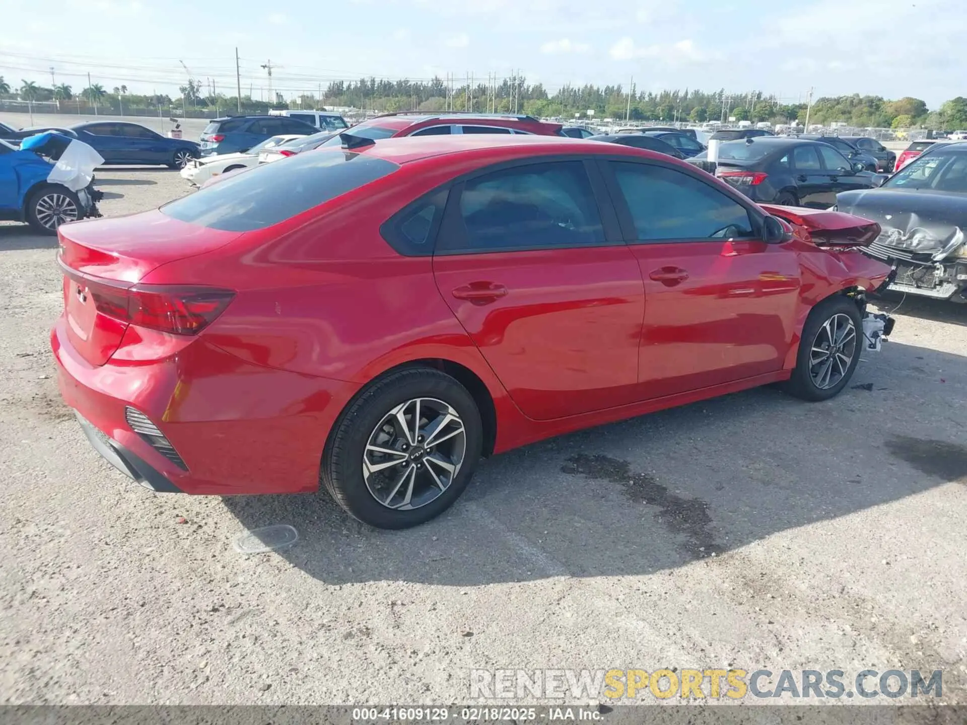 4 fotografías del automóvil dañado 3KPF24AD9RE827089 KIA FORTE 2024