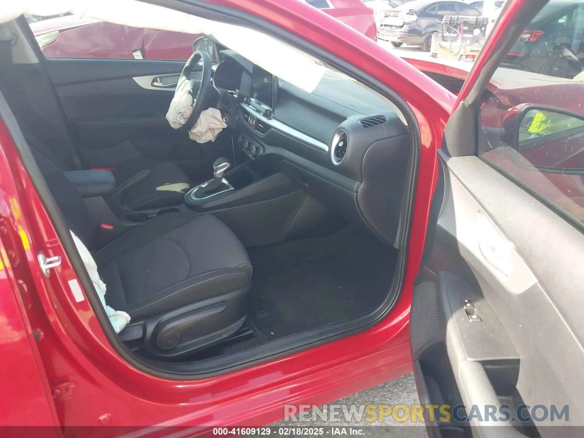 5 fotografías del automóvil dañado 3KPF24AD9RE827089 KIA FORTE 2024