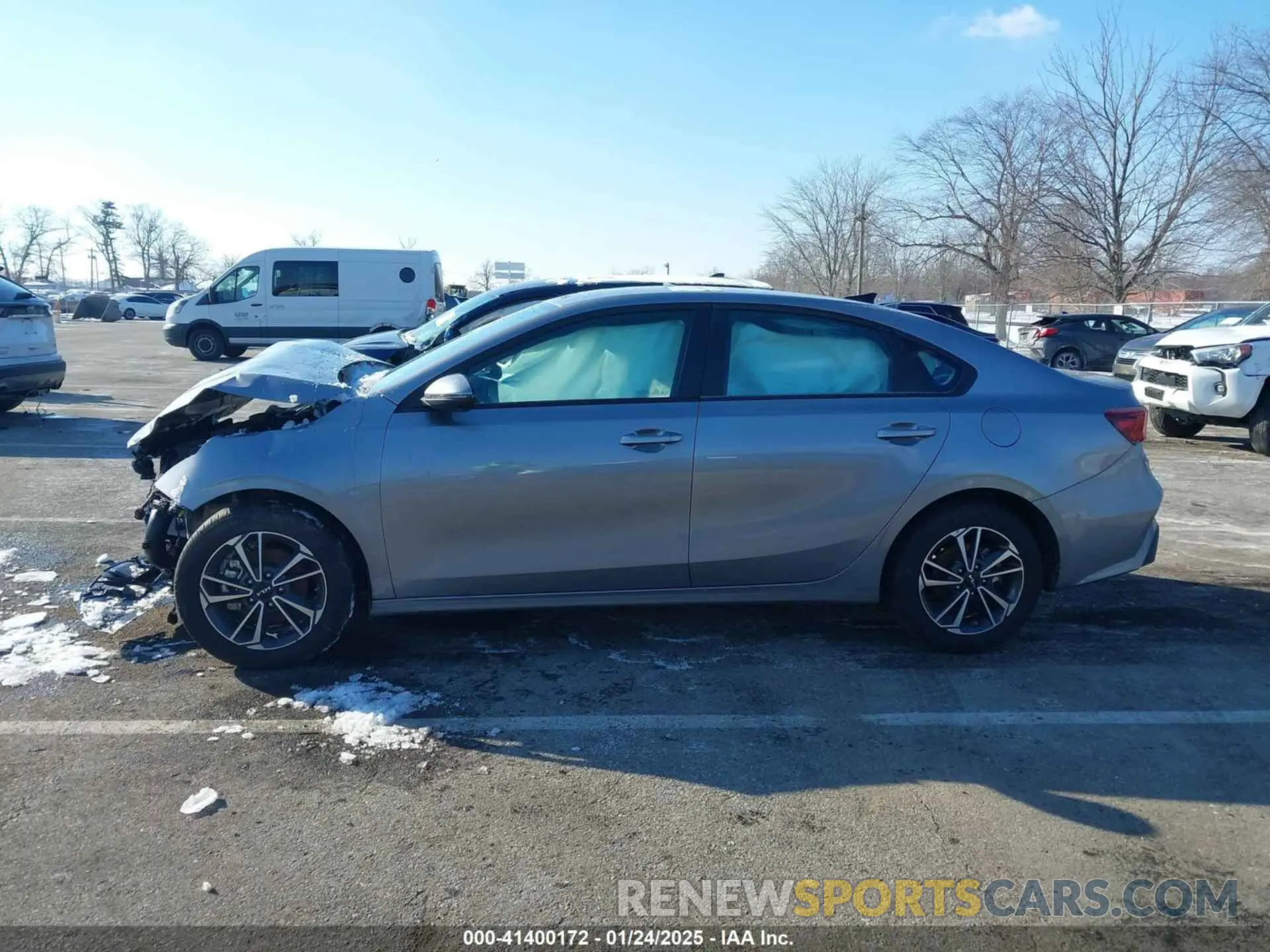 14 fotografías del automóvil dañado 3KPF24AD9RE836164 KIA FORTE 2024