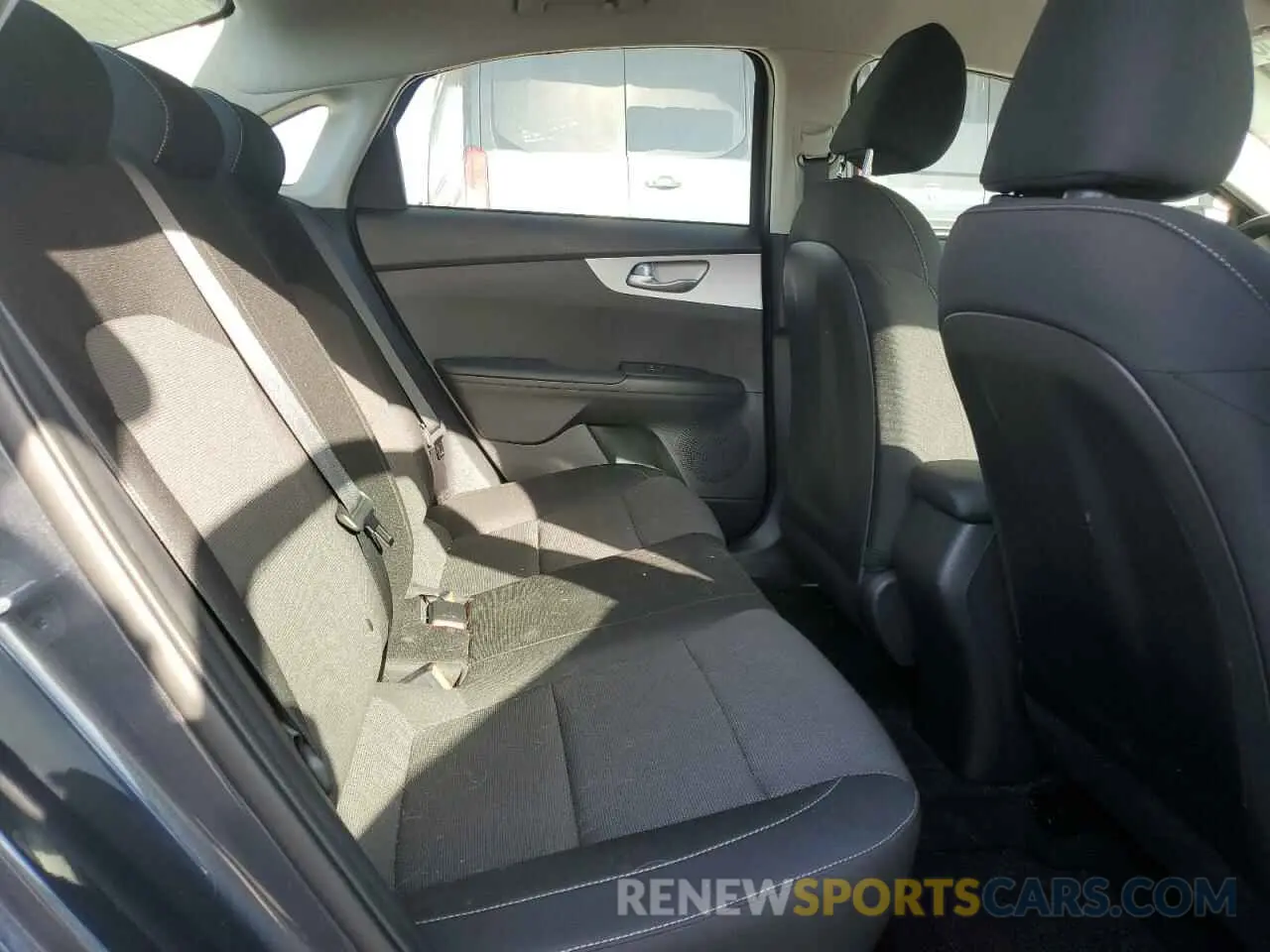 10 fotografías del automóvil dañado 3KPF24ADXRE709083 KIA FORTE 2024