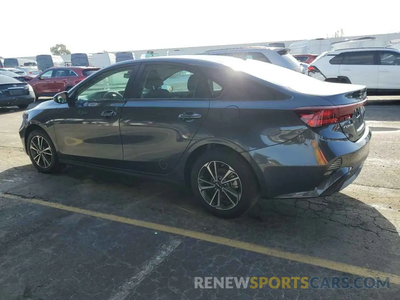 2 fotografías del automóvil dañado 3KPF24ADXRE709083 KIA FORTE 2024