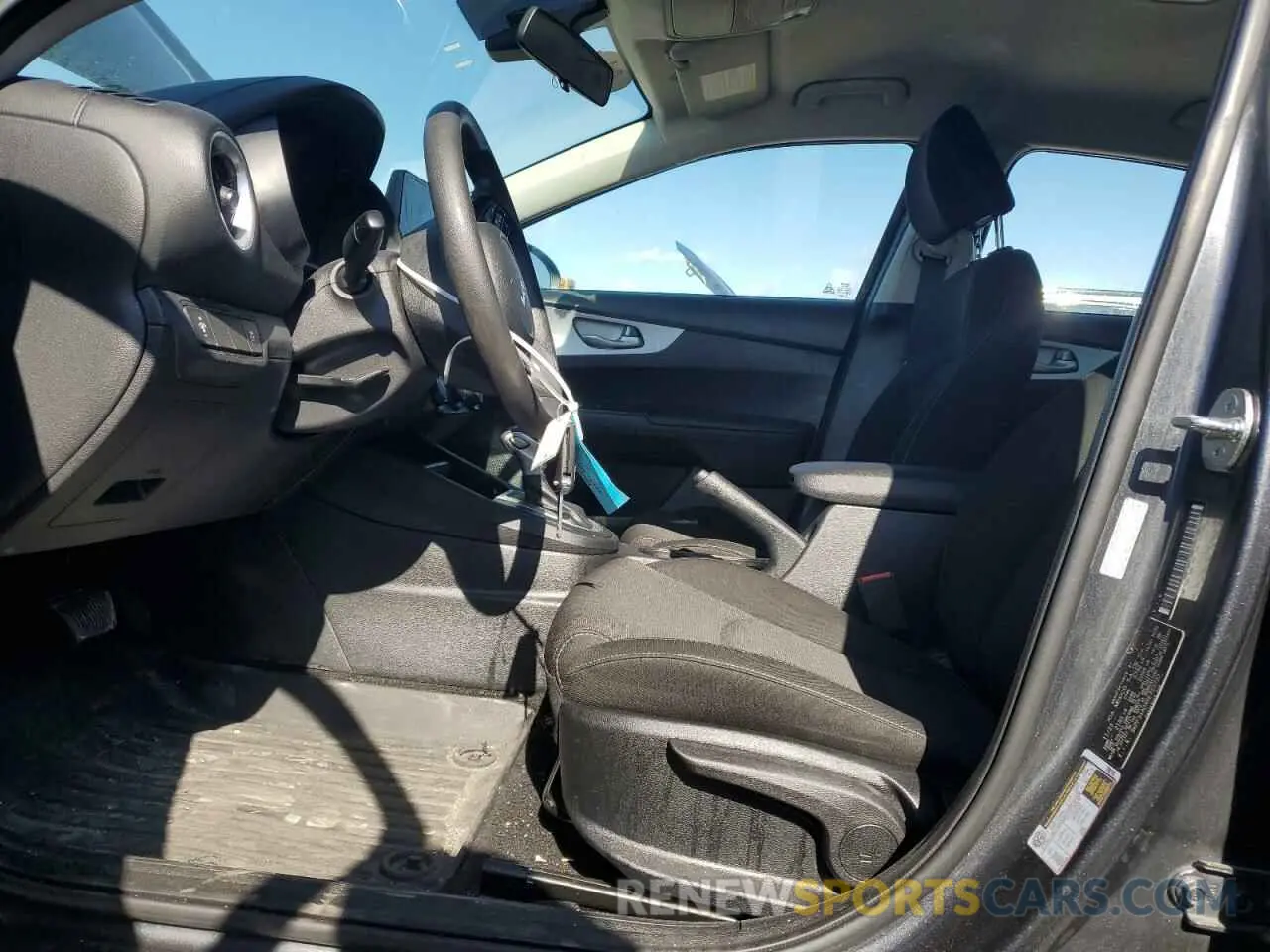 7 fotografías del automóvil dañado 3KPF24ADXRE723727 KIA FORTE 2024