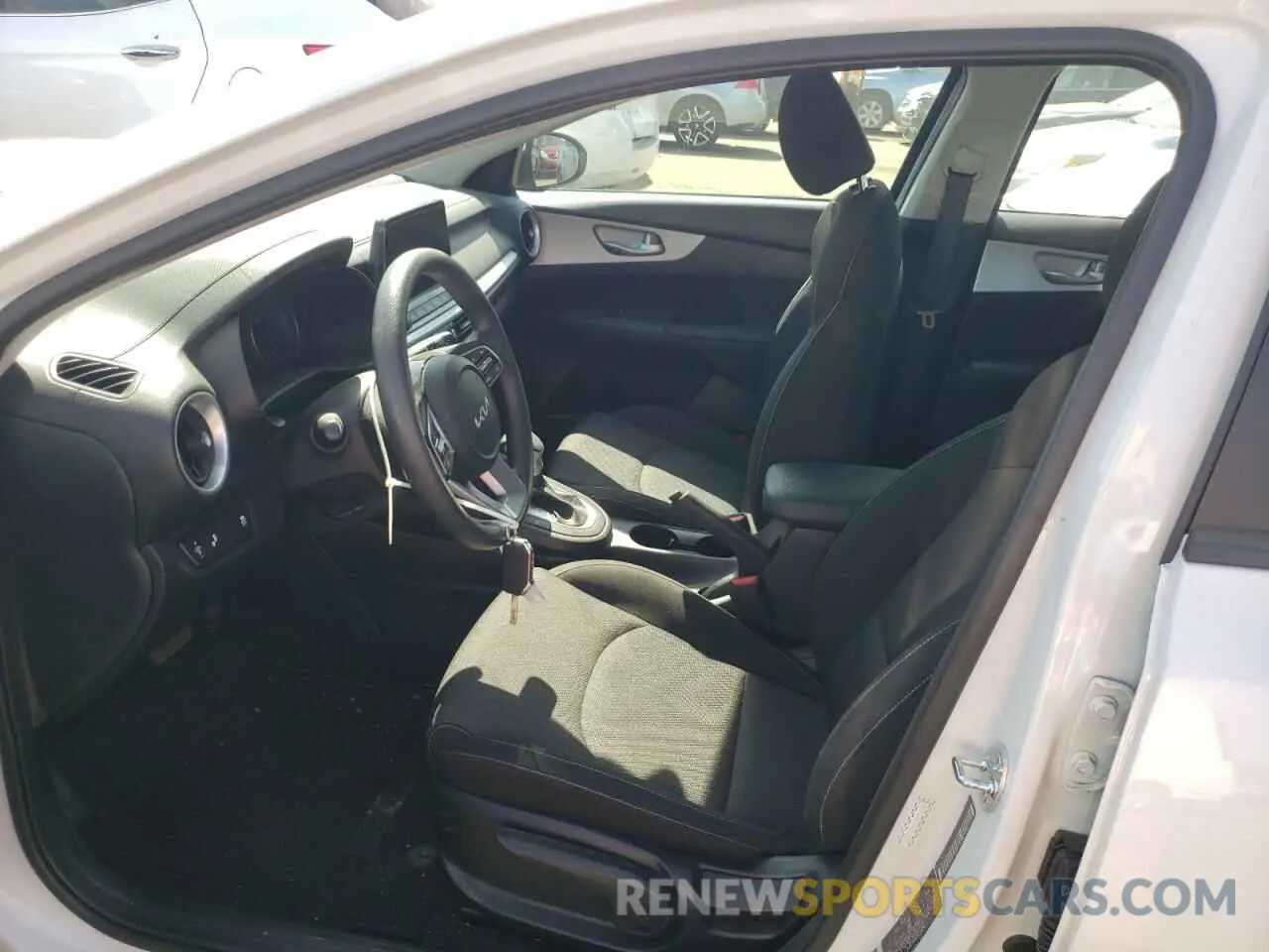 7 fotografías del automóvil dañado 3KPF24ADXRE732458 KIA FORTE 2024
