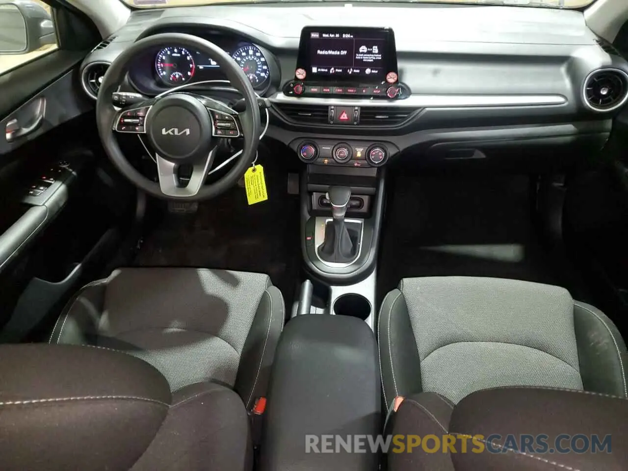8 fotografías del automóvil dañado 3KPF24ADXRE739913 KIA FORTE 2024