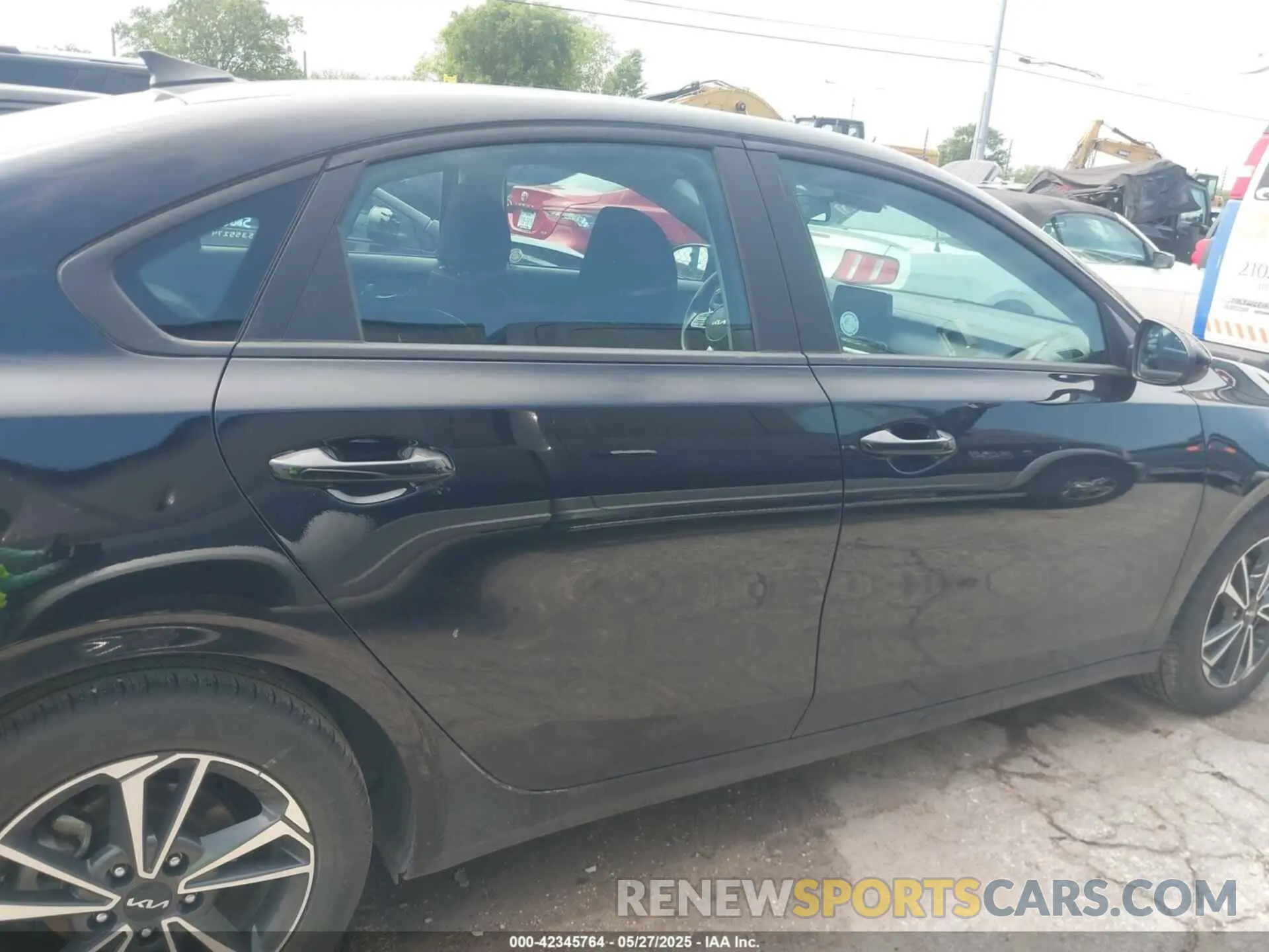 13 fotografías del automóvil dañado 3KPF24ADXRE767226 KIA FORTE 2024