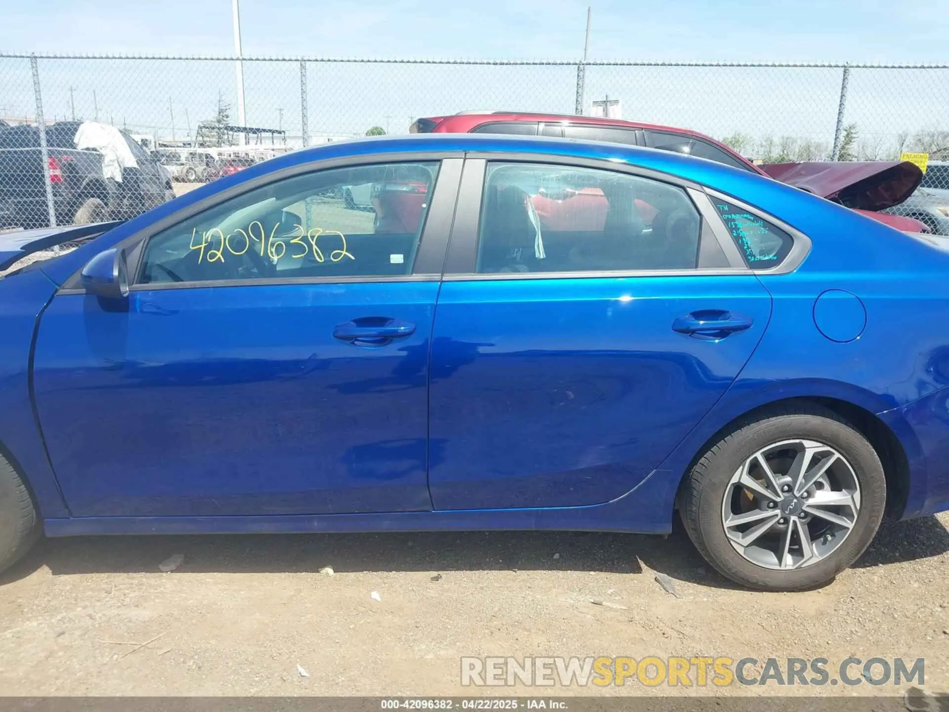 14 fotografías del automóvil dañado 3KPF24ADXRE768523 KIA FORTE 2024